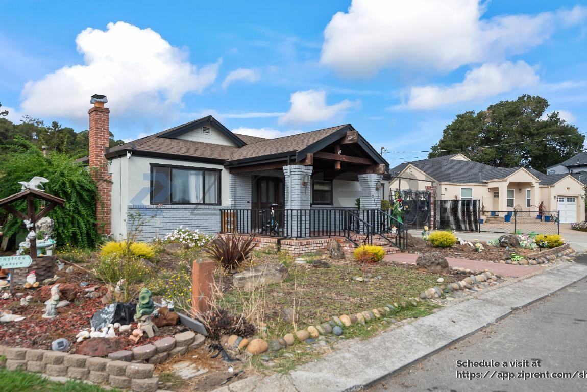 21623 Baywood Ave - Photo 2 of 33