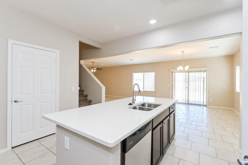 207 E Calle Vivaz - Photo 7 of 17