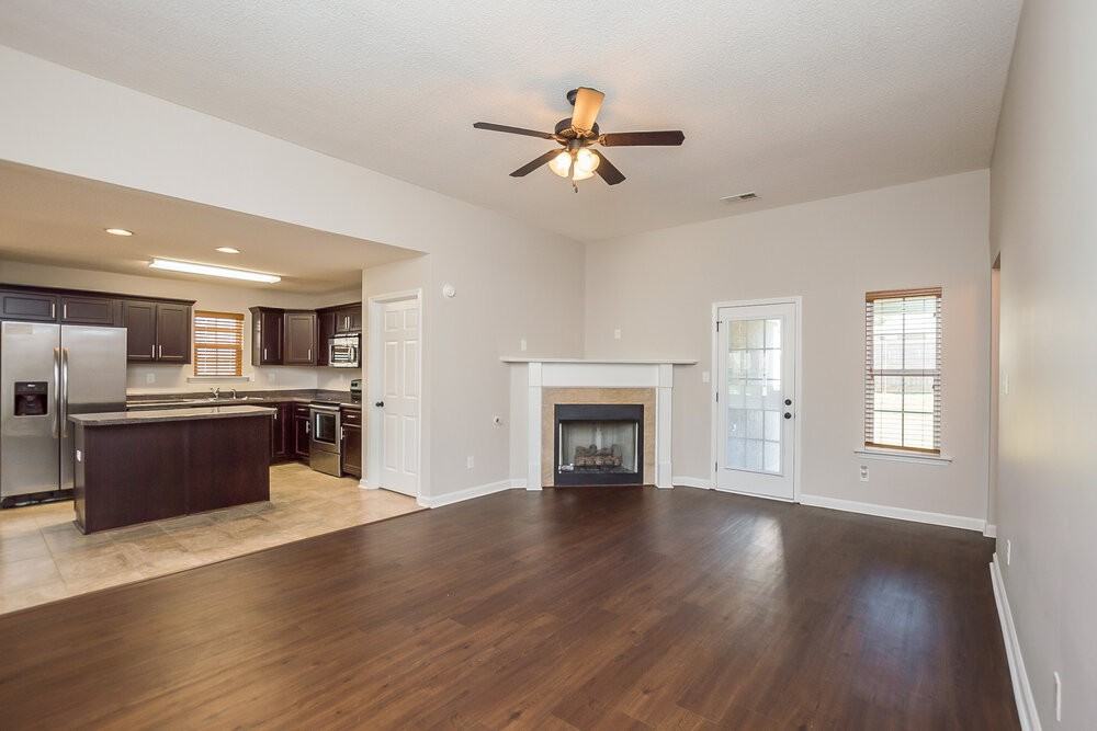 7892 Ridgedale Dr - Photo 3 of 14