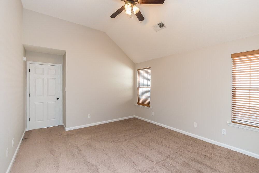 7892 Ridgedale Dr - Photo 7 of 14