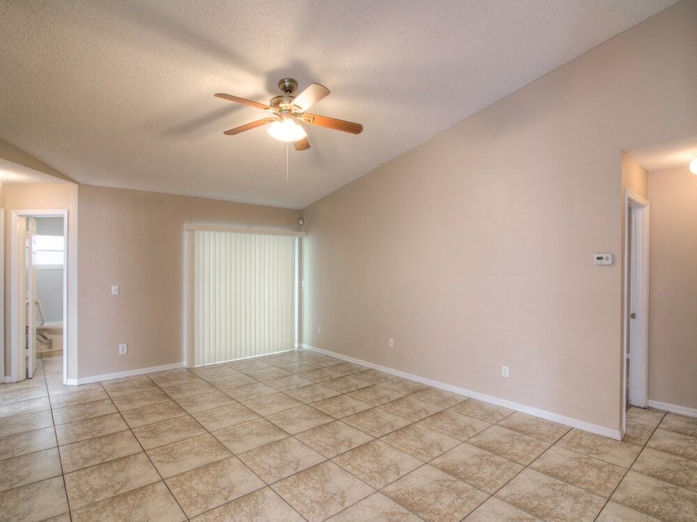 1571 Oak Hill Trl - Photo 2 of 15