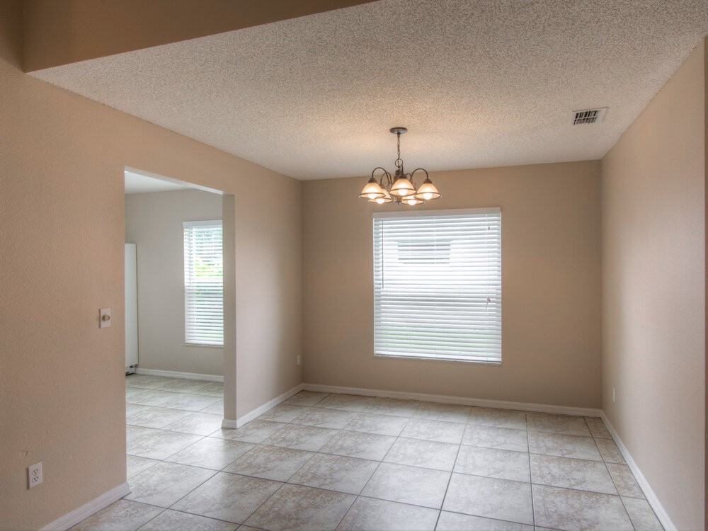 1571 Oak Hill Trl - Photo 4 of 15
