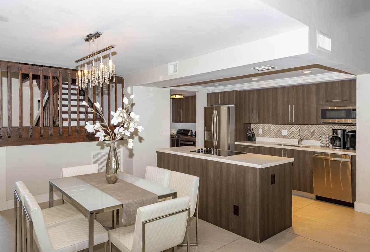 293 Old Meadow Way - Photo 4 of 44