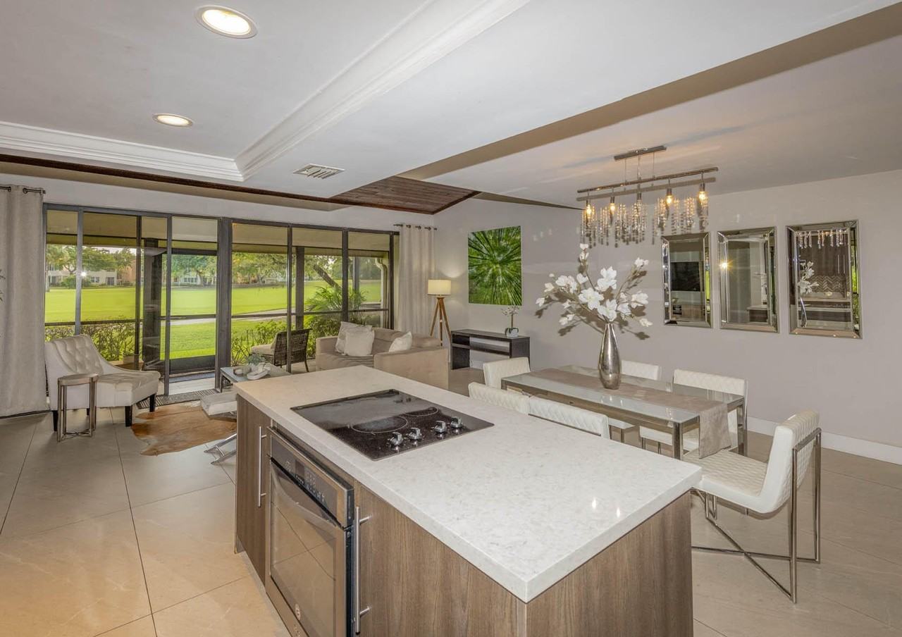 293 Old Meadow Way - Photo 6 of 44