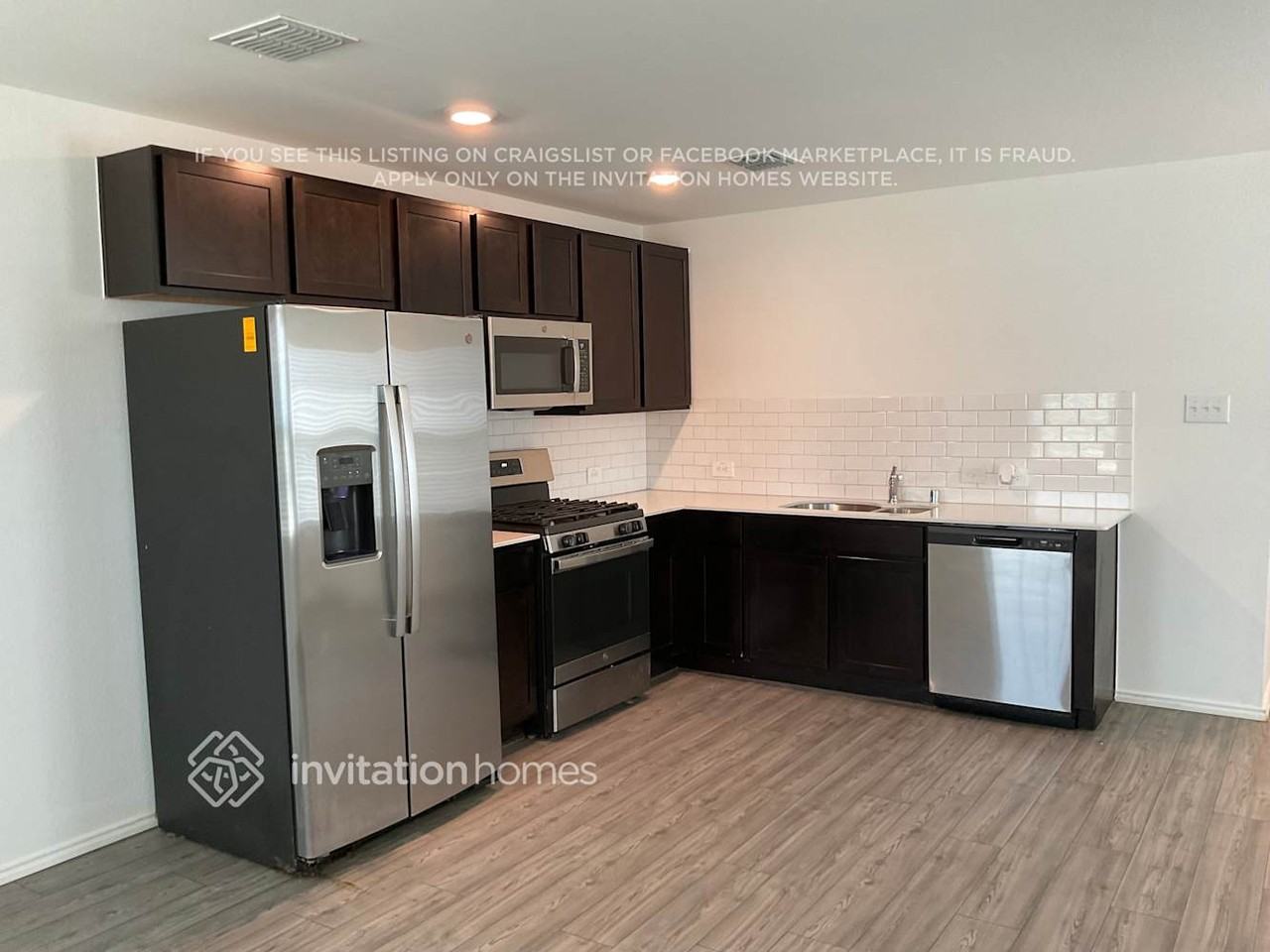 3038 Wallace Wells Ct - Photo 2 of 15