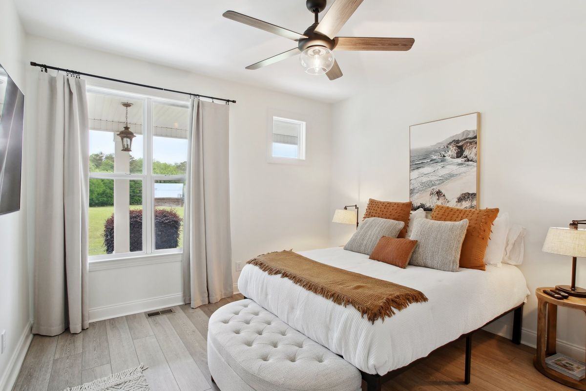 524 Forrest Ave - Photo 3 of 3