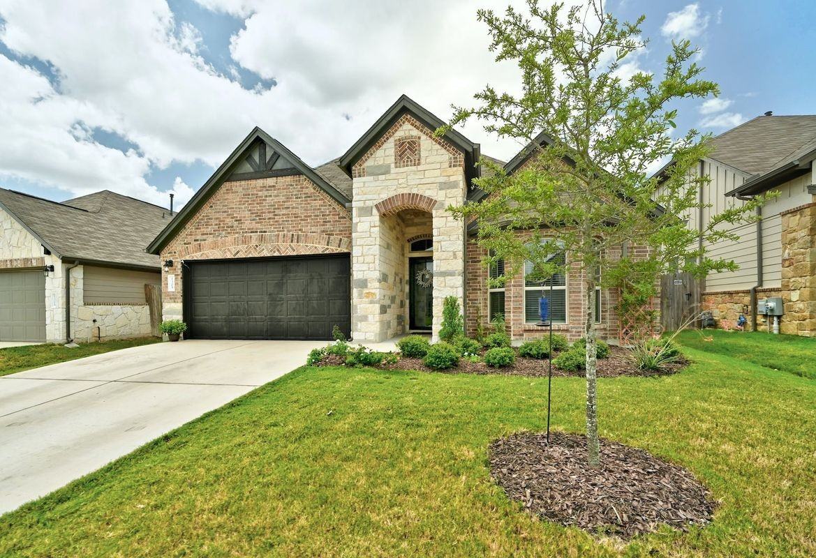 1309 Goldilocks Ln - Photo 3 of 30