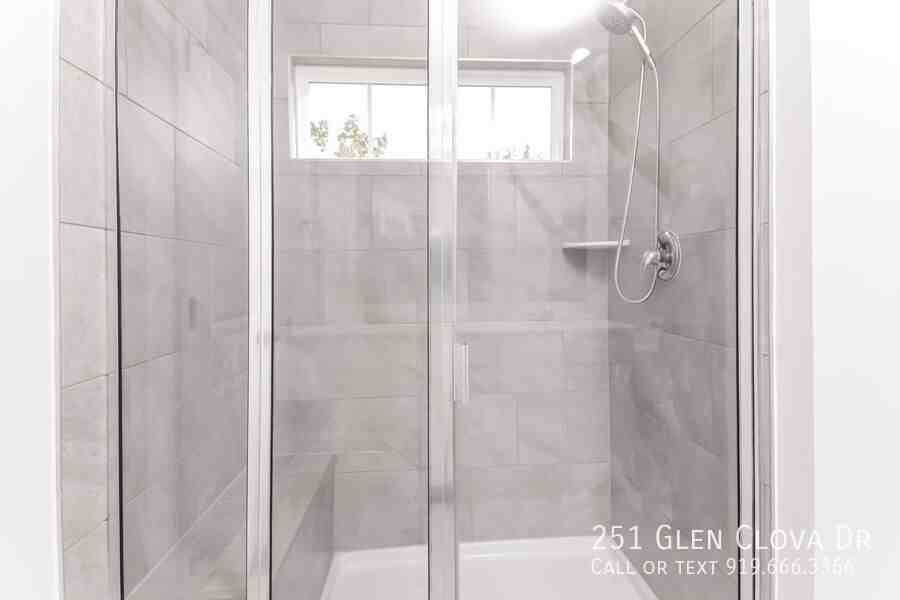 251 Glen Cova Drive - Photo 4 of 16