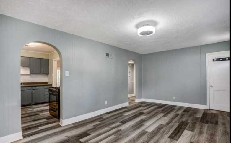 2431 Gass Ave - Photo 3 of 16