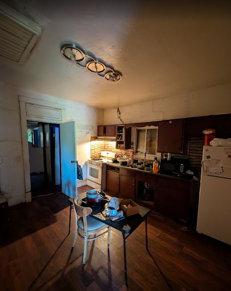 2005 S Stanley St - Photo 3 of 6