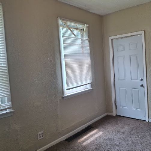 1516 S Lydia Ave - Photo 5 of 6