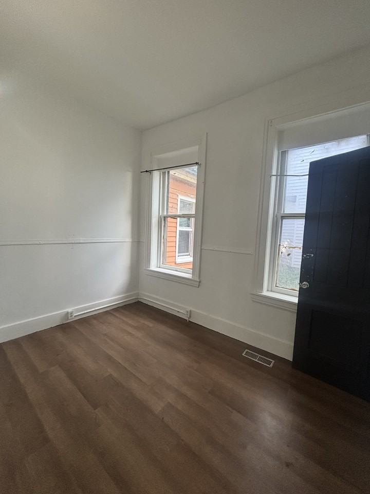 525 S Central Ave #2 - Photo 2 of 12