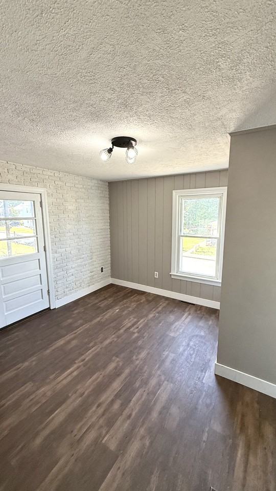 24 Knighton Street - Photo 3 of 11