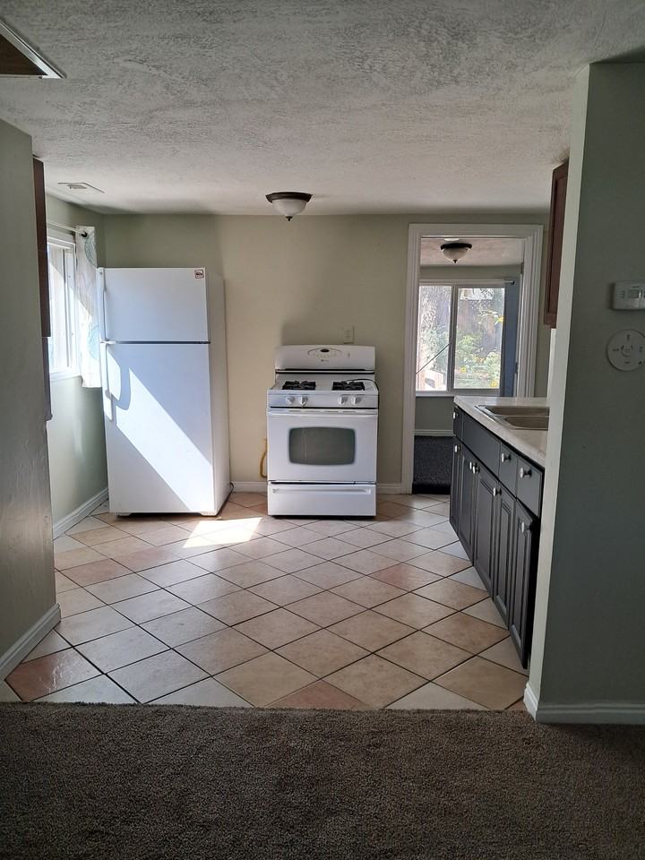 1717 Lincoln Ave #NA - Photo 2 of 12