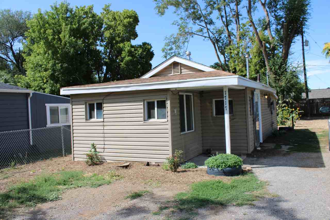 1717 Lincoln Ave #NA - Photo 3 of 12