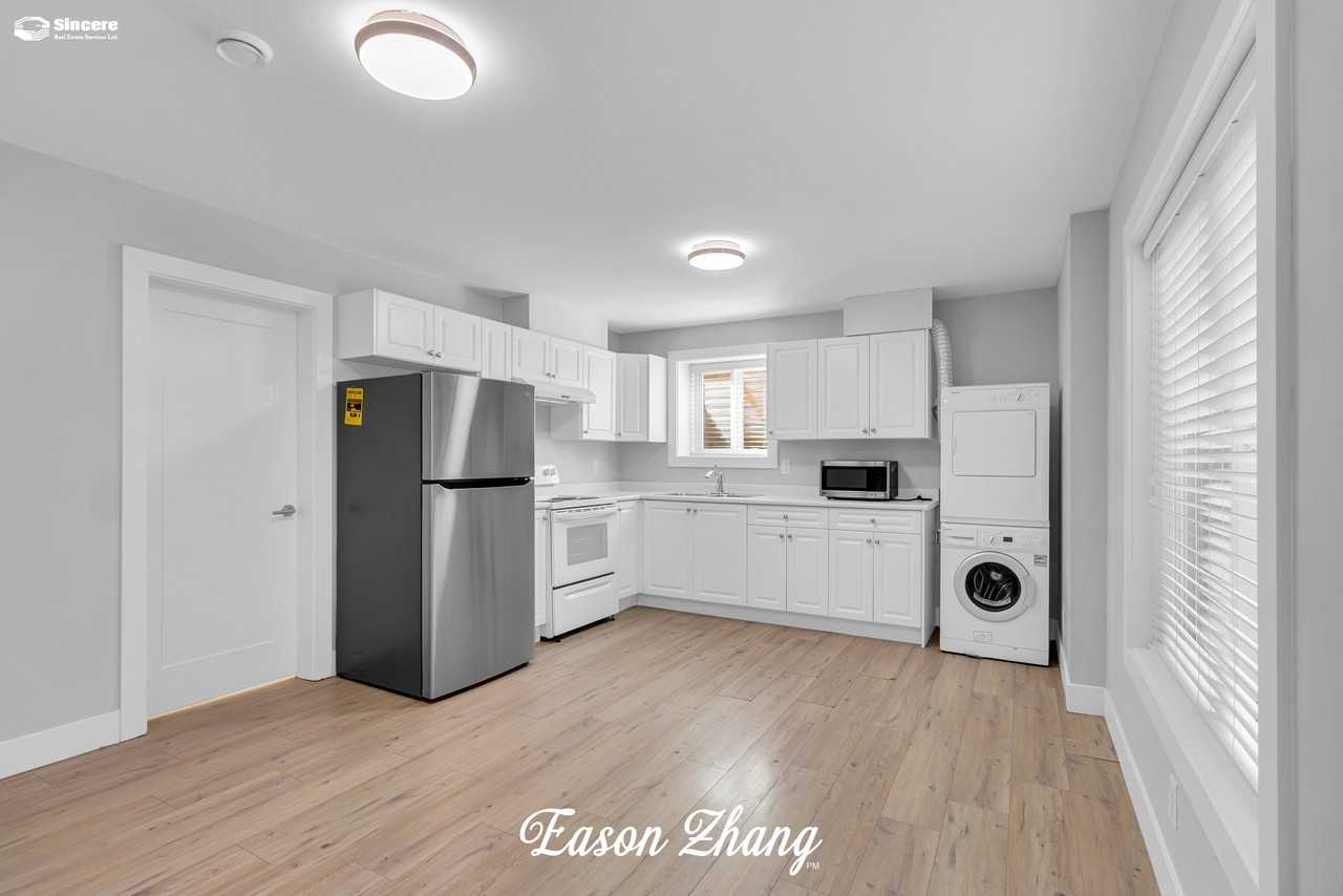 Coquitlam St & 10th Ave - Photo 3 of 10