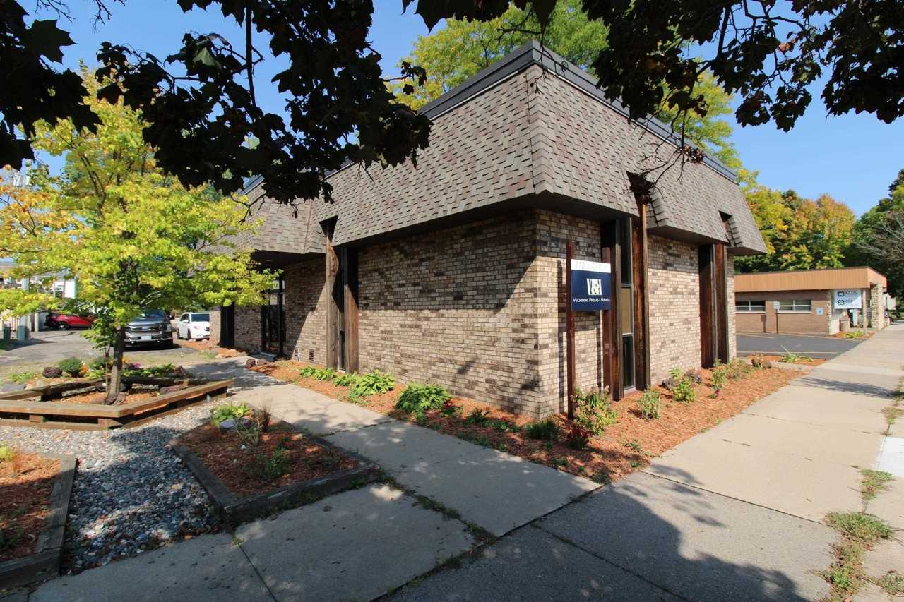 610 Jackson St #B - Photo 2 of 16