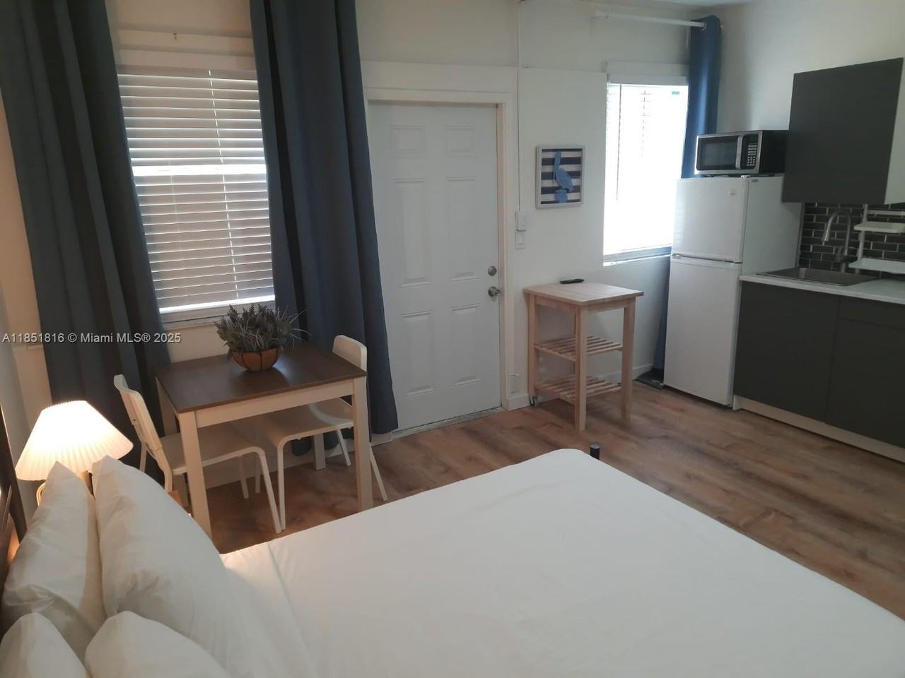 709 Ne 2nd Ct #2 - Photo 7 of 8