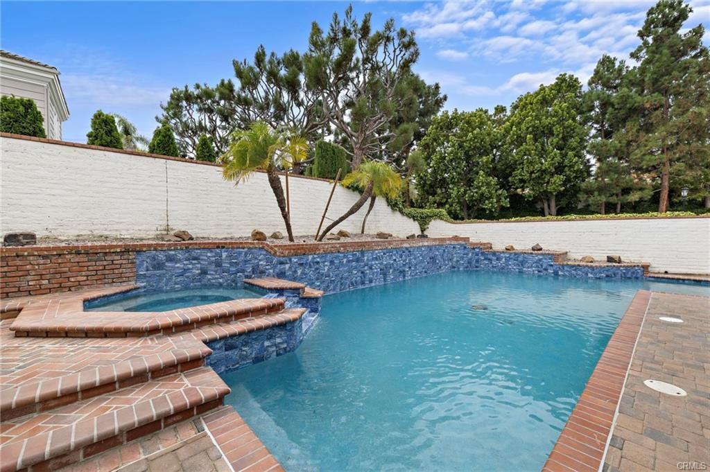 1 Weymouth Court - Photo 2 of 8