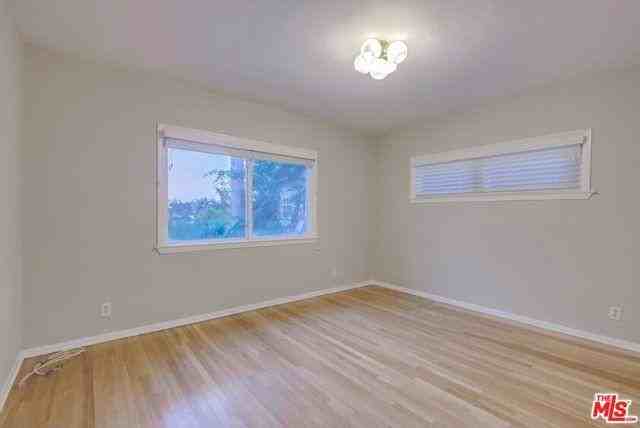 1328 Linda Rosa Ave - Photo 3 of 8