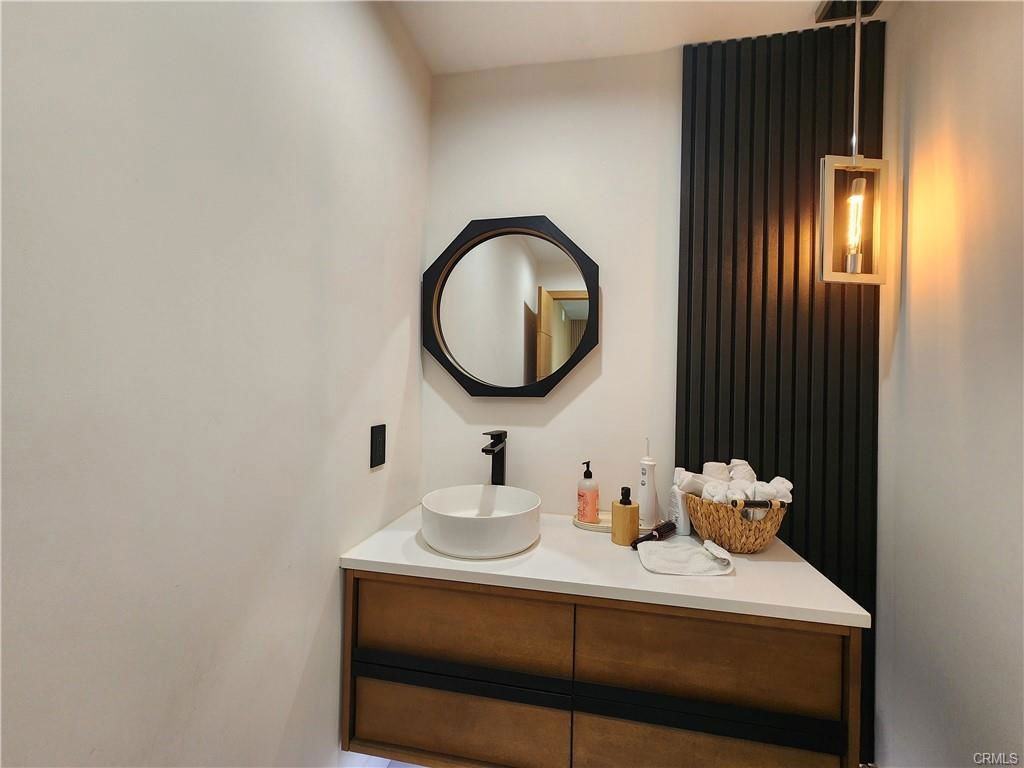 13367 Golden Valley Ln - Photo 3 of 8