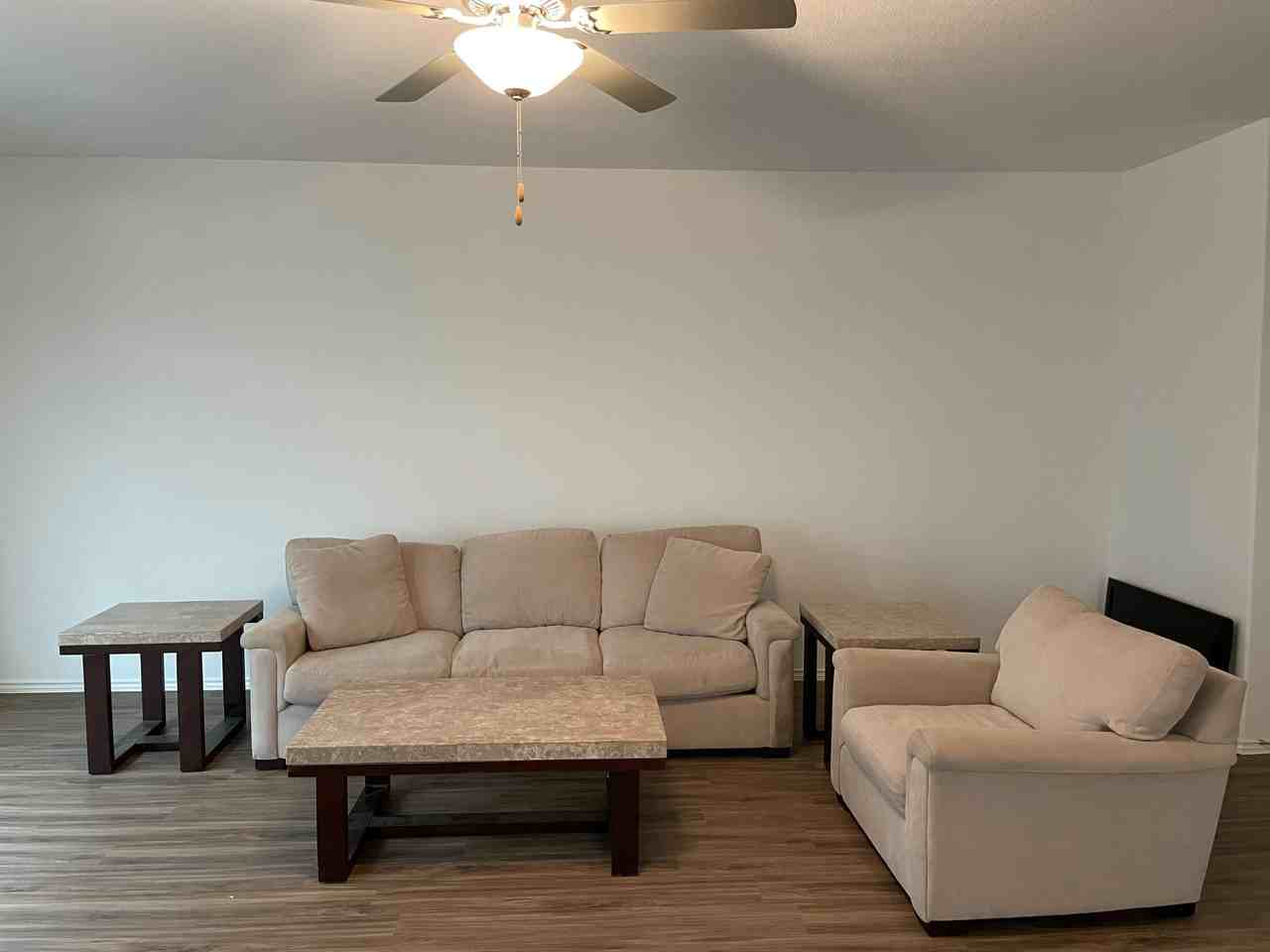 Pale Glow Cv - Photo 4 of 8