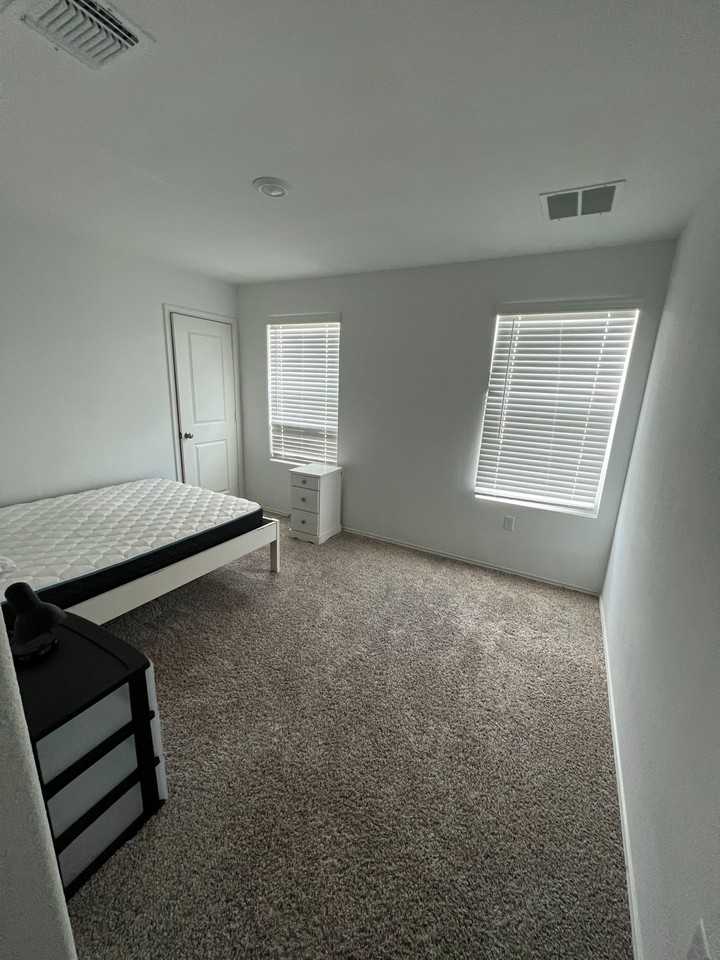 Pale Glow Cv - Photo 7 of 8