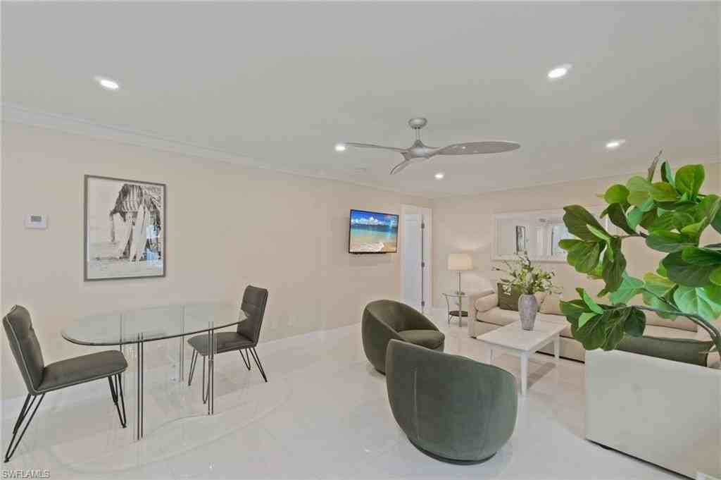 603 7th Street West - Photo 5 of 30