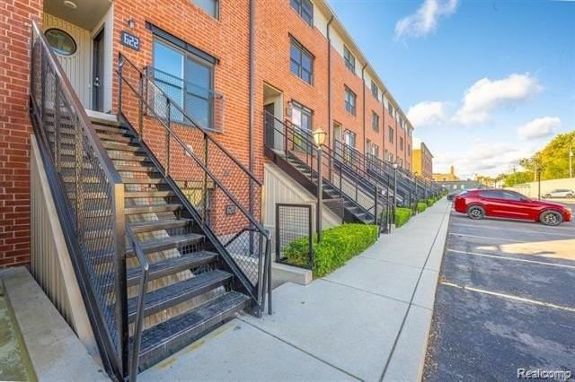 622 W 11 Mile Rd - Photo 2 of 19