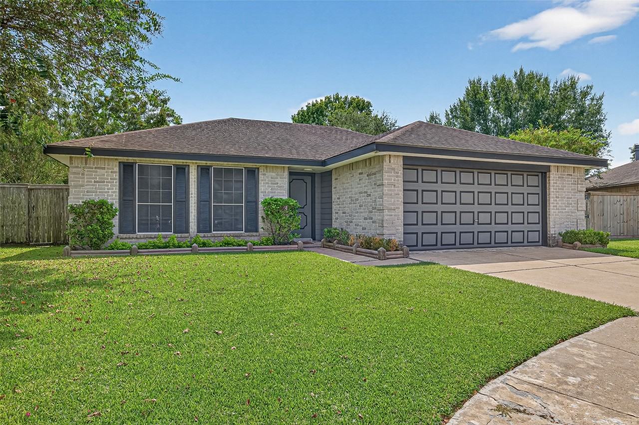 10327 Hollow Canyon Ct - Photo 3 of 30