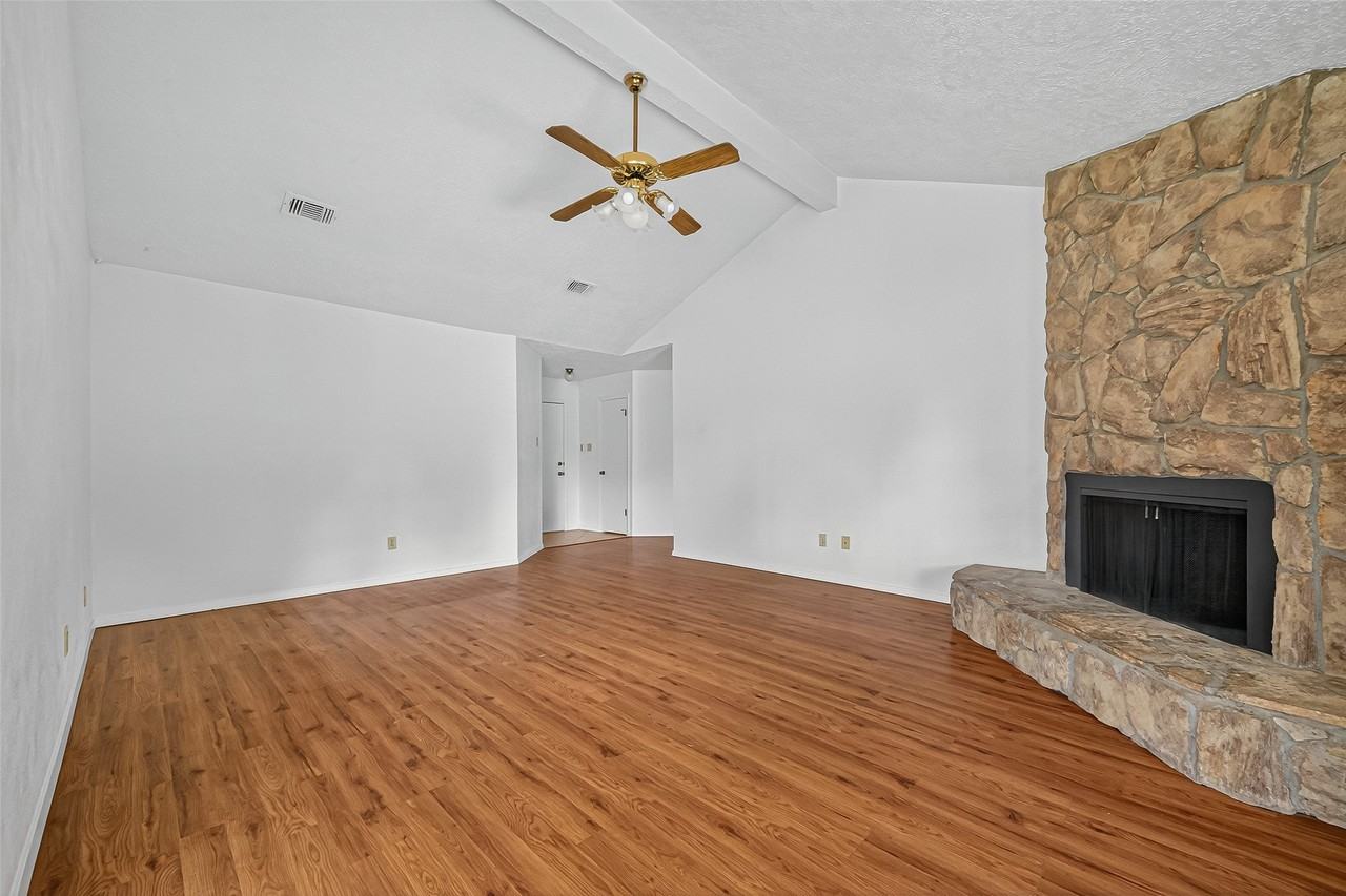 10327 Hollow Canyon Ct - Photo 7 of 30