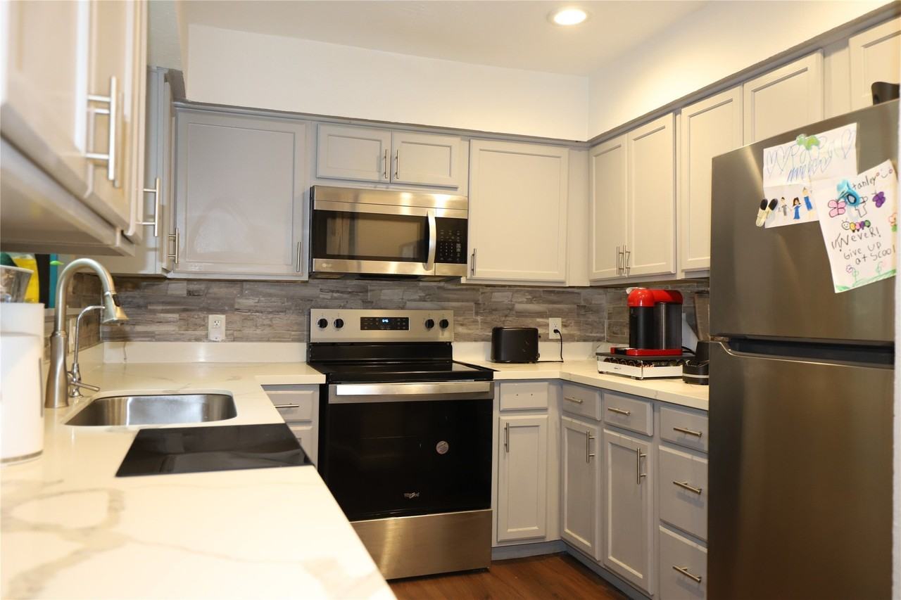 2103 Place Rebecca Lane - Photo 7 of 31