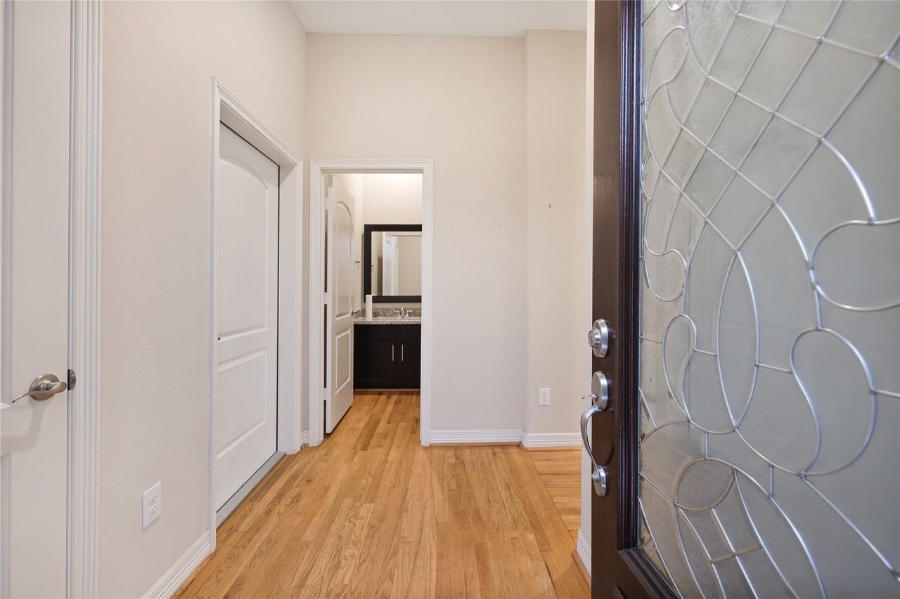 6602 Eureka St - Photo 3 of 29