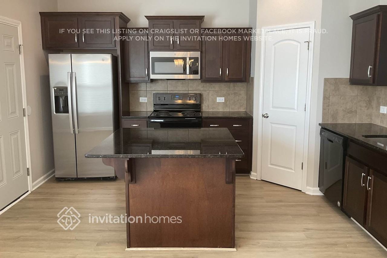 4902 Staffordshire Ln - Photo 5 of 15