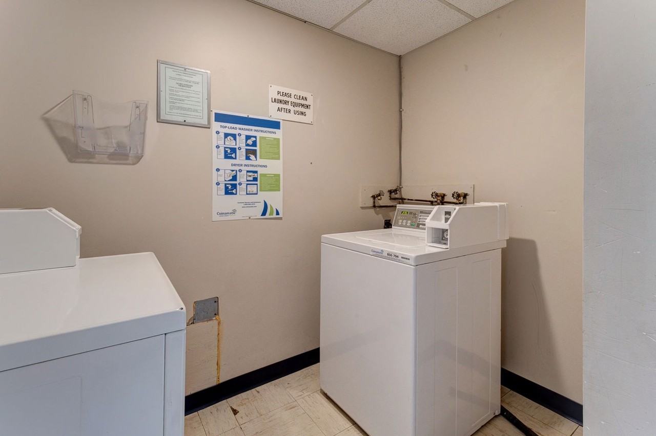 Sherwood Manor - Photo 2 of 5