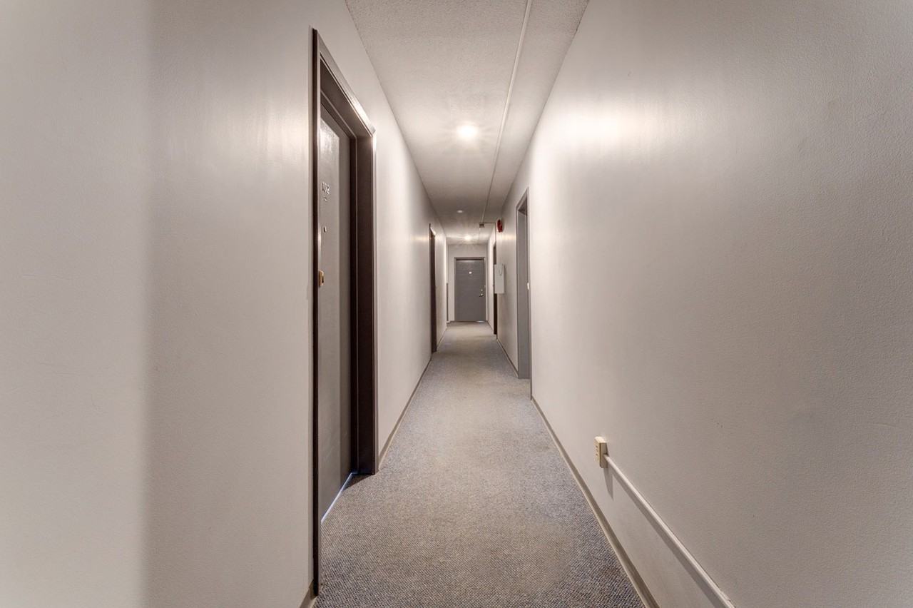 Sherwood Manor - Photo 3 of 5