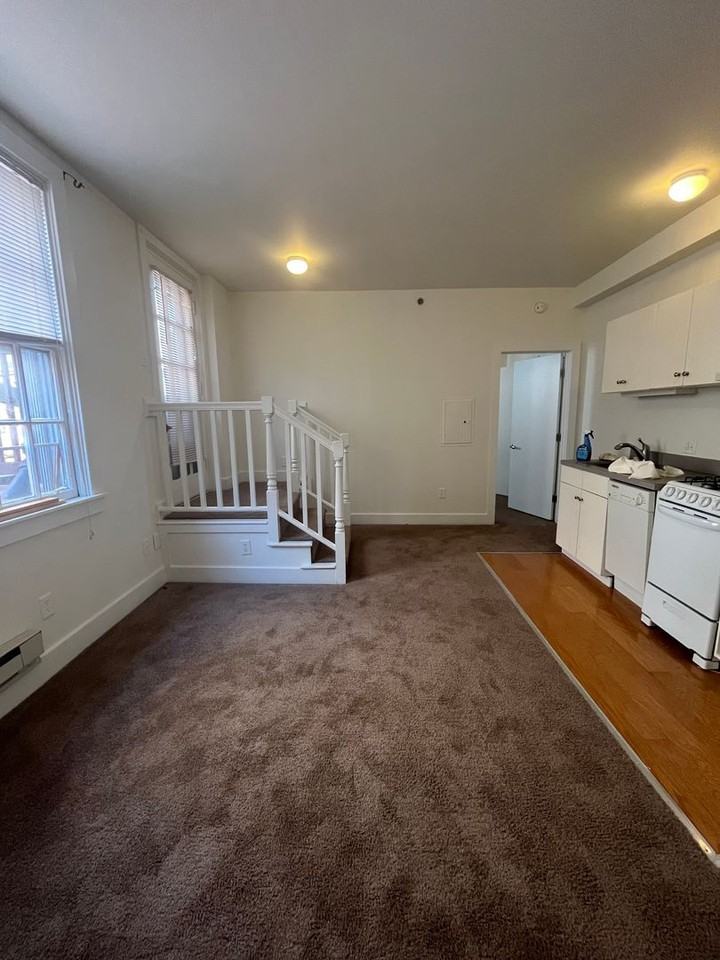 330 S Juniper St - Photo 2 of 9