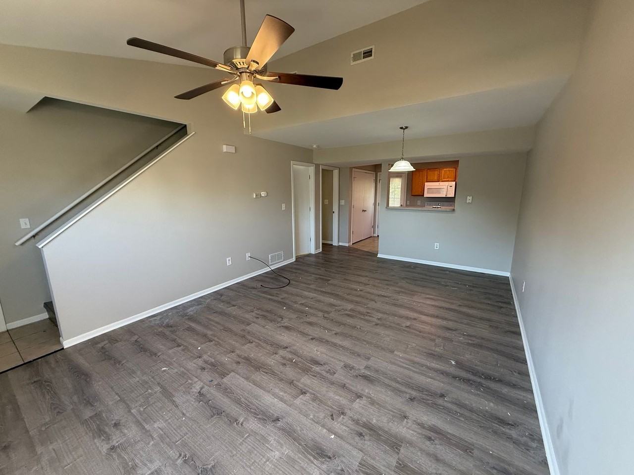 1407 Greensboro Dr - Photo 3 of 31