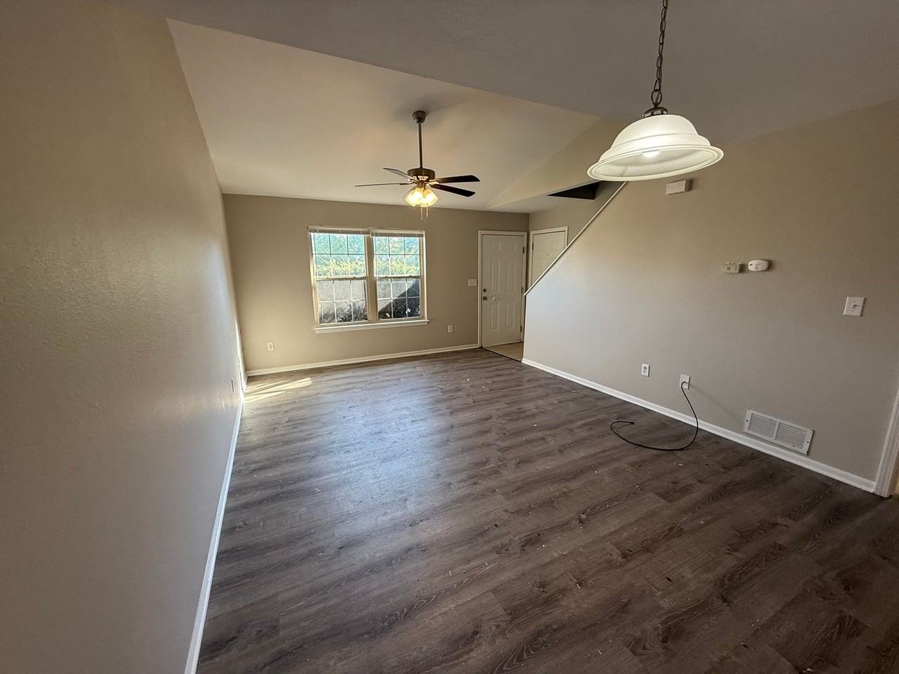 1407 Greensboro Dr - Photo 4 of 31