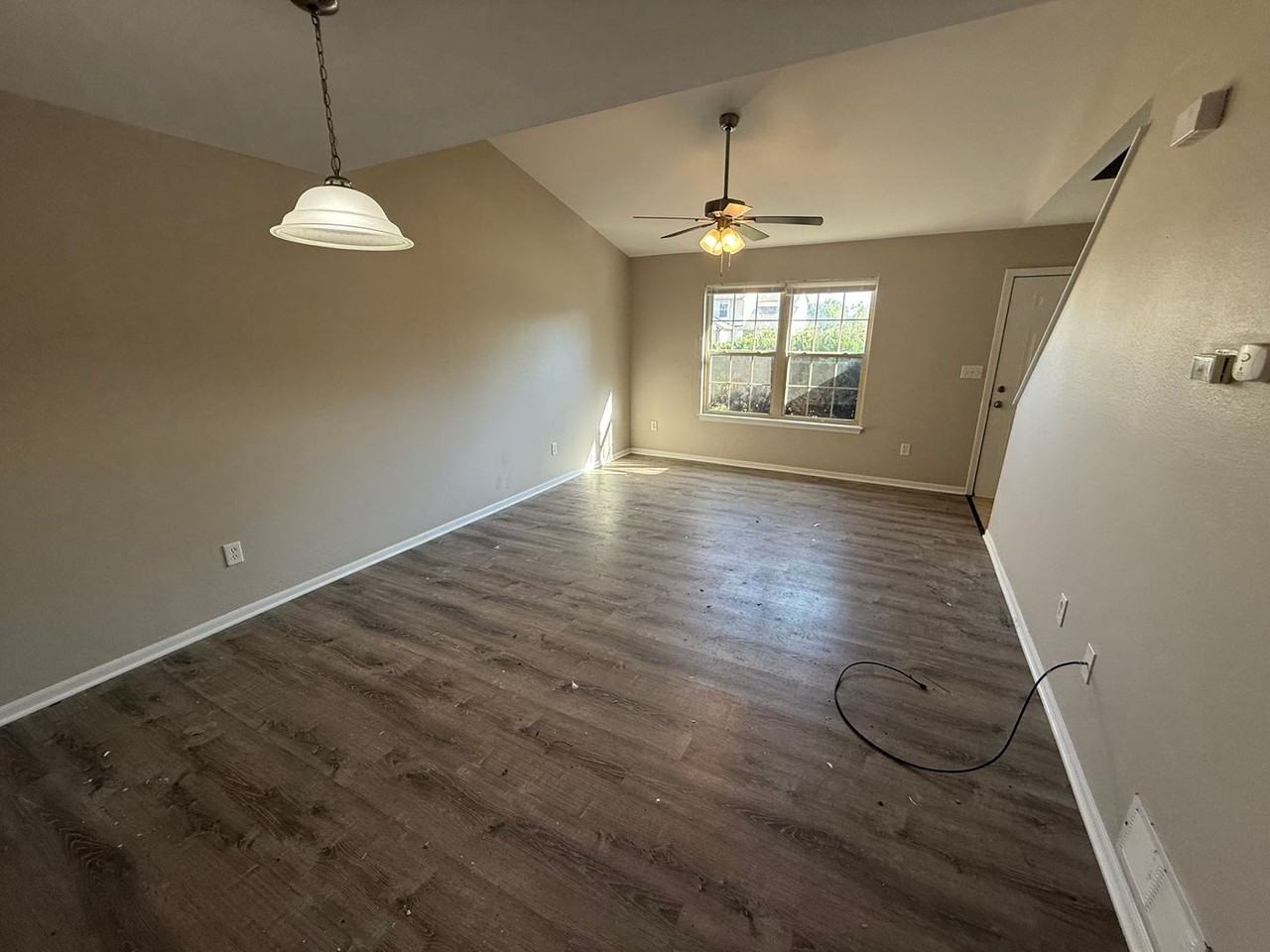 1407 Greensboro Dr - Photo 5 of 31