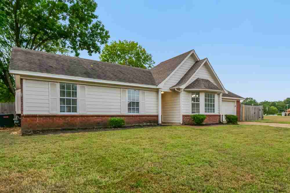 9831 Riggan Dr - Photo 3 of 16