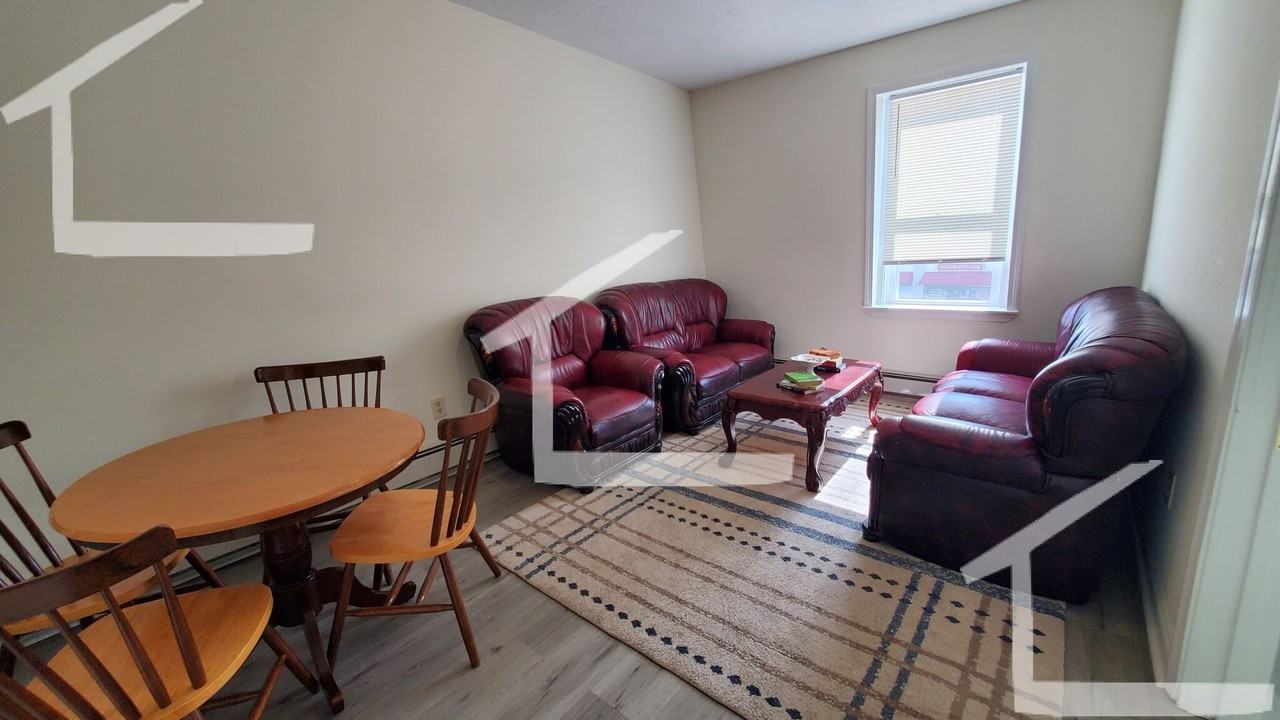 455 Cambridge St - Photo 4 of 9