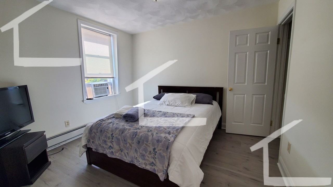 455 Cambridge St - Photo 6 of 9