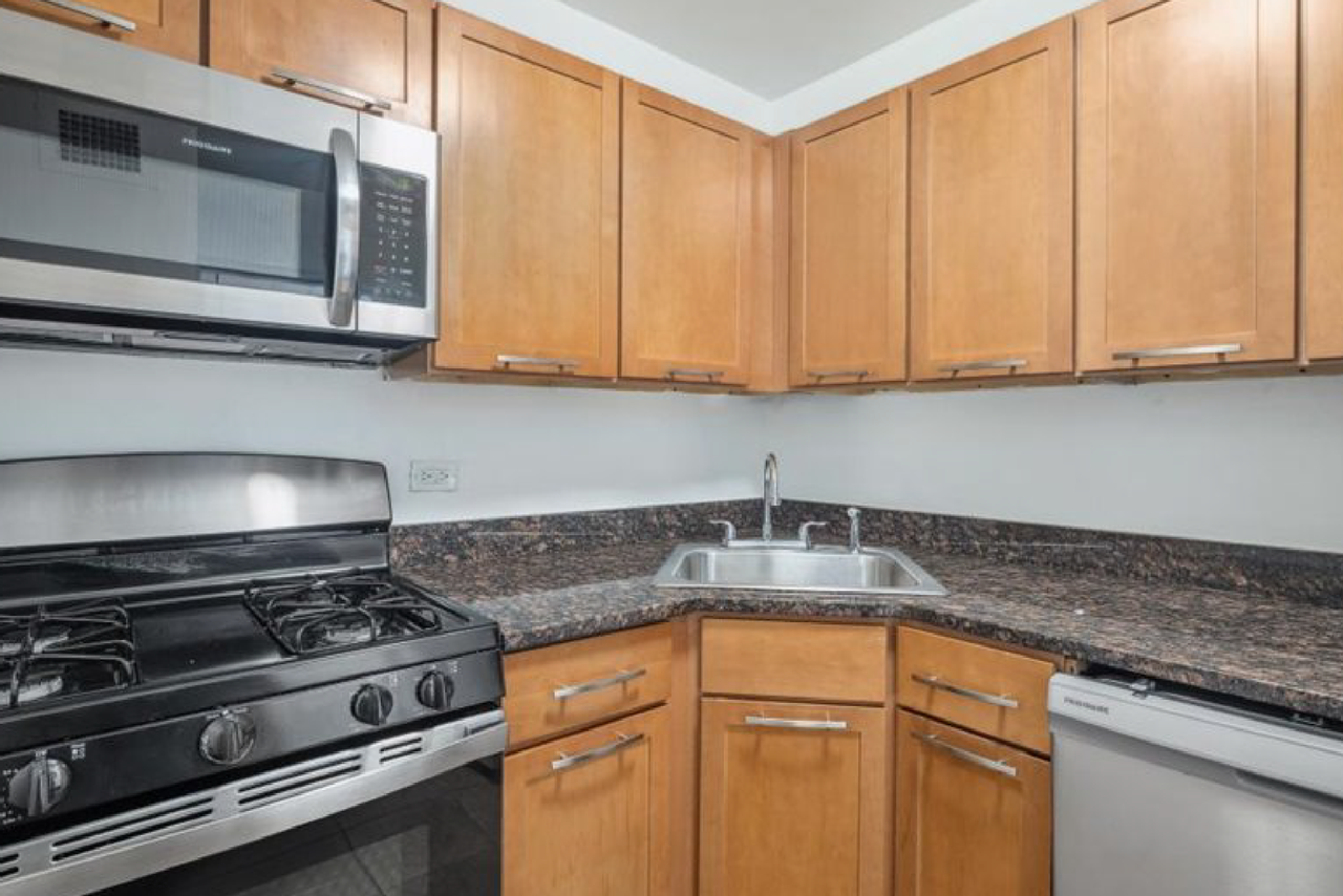 The Ashford NYC - Photo 5 of 50