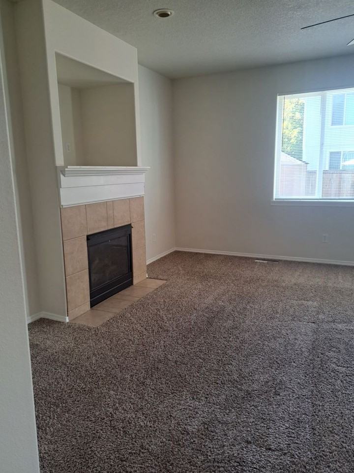 3399 Se Yellowbird Ave - Photo 4 of 20