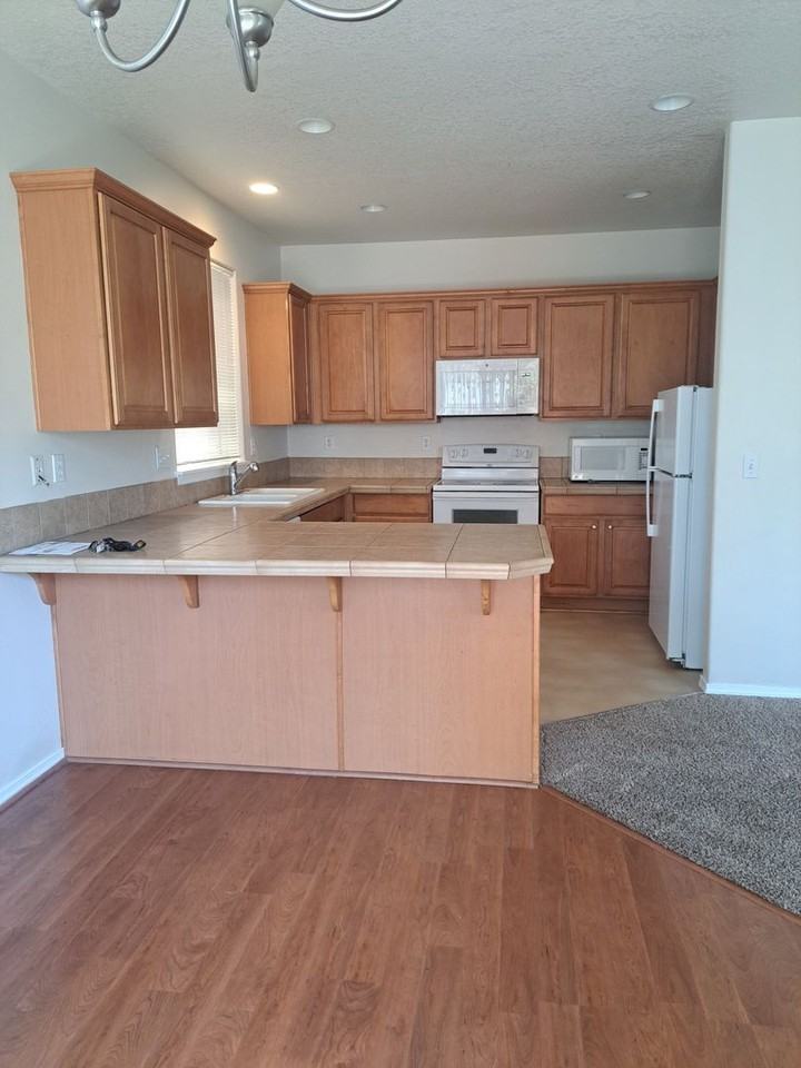 3399 Se Yellowbird Ave - Photo 7 of 20