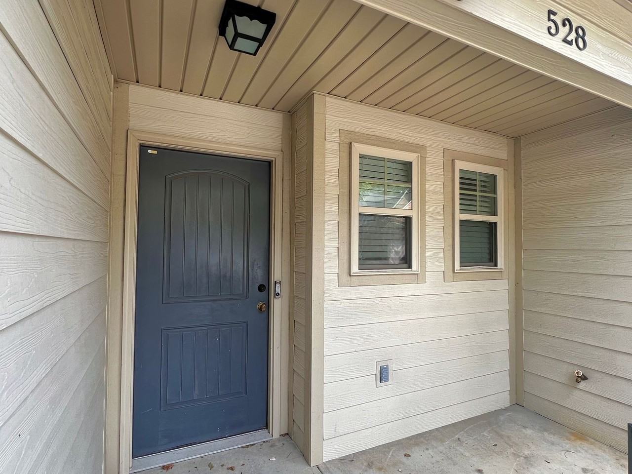 528 Scenic Dr - Photo 4 of 26