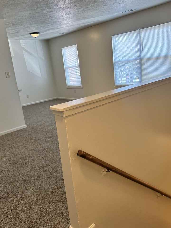 1941 Kecoughtan Rd - Photo 3 of 24