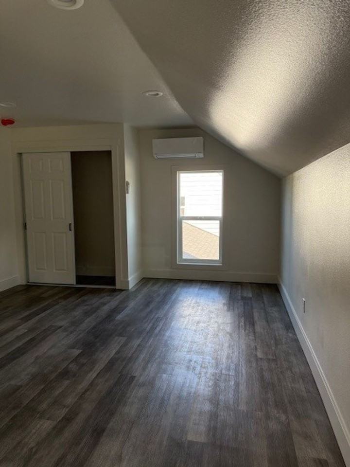 250-Edgewater 7-Plex - Photo 3 of 5