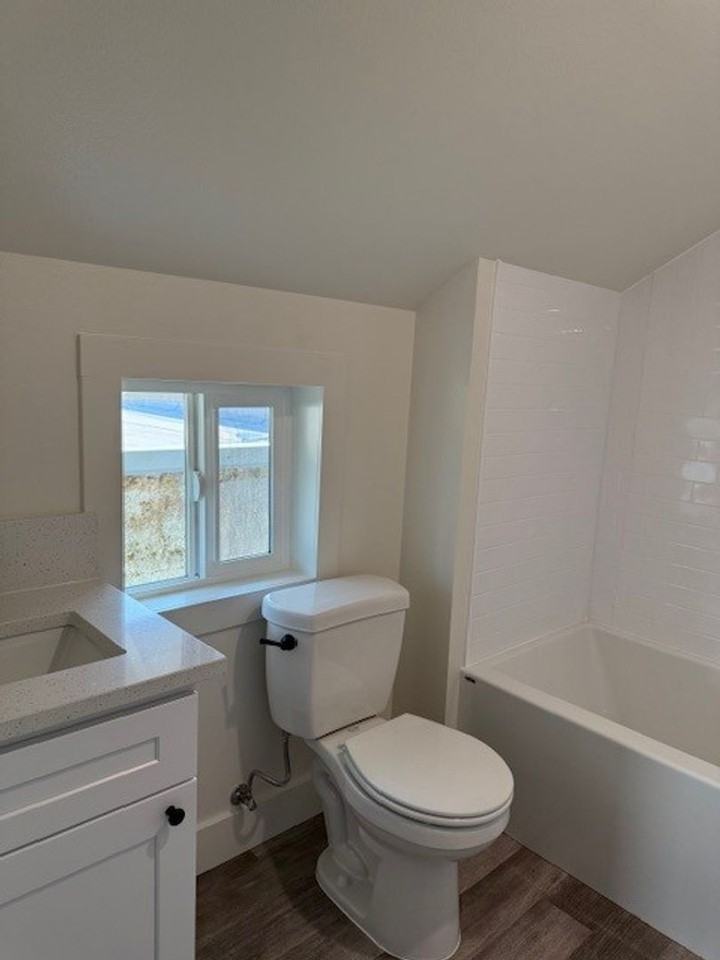 250-Edgewater 7-Plex - Photo 4 of 5